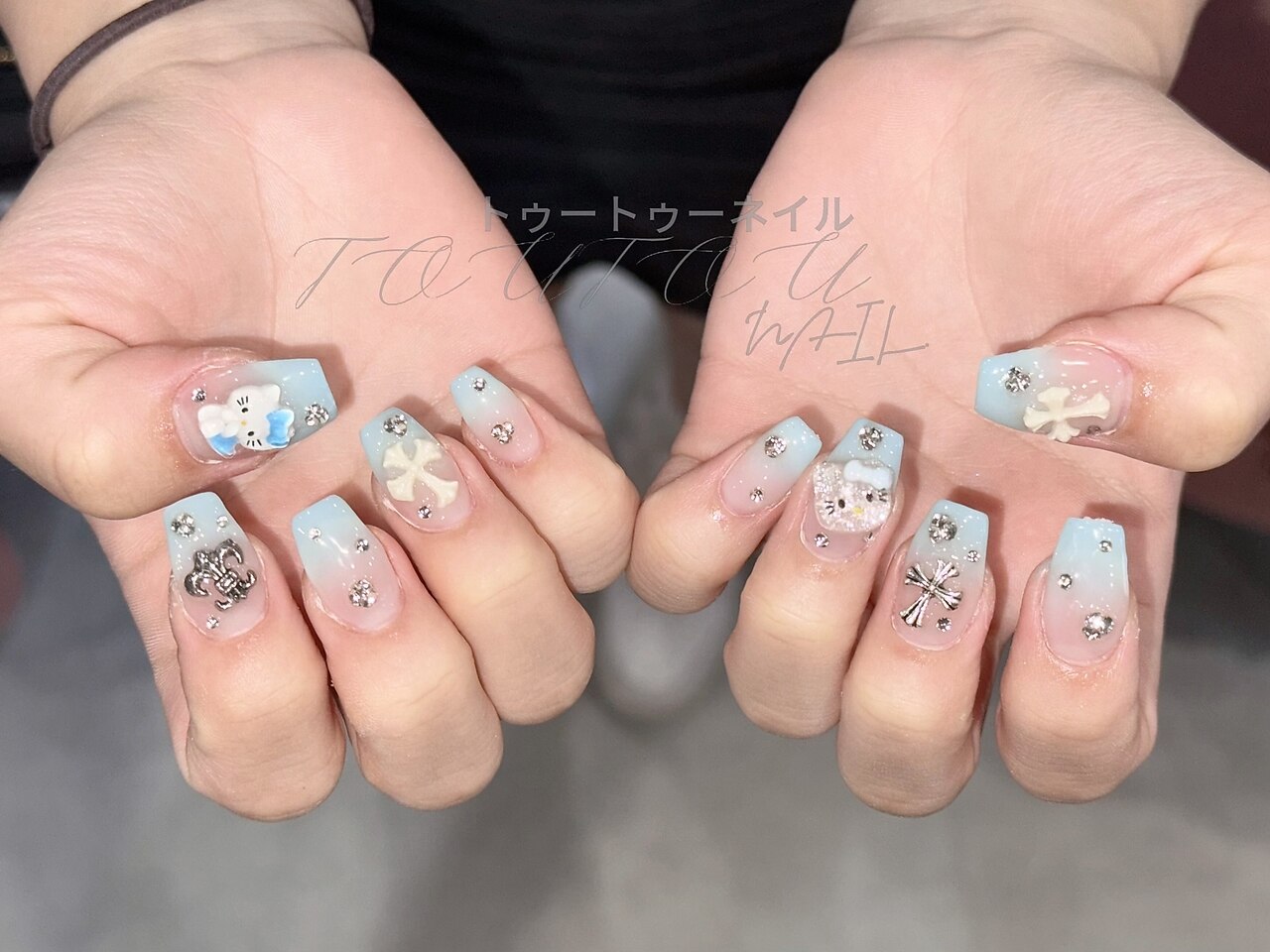 2025年-2026年冬トレンド】クロムのネイルデザイン集｜人気順｜10