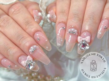 ネイルズガッシュトウキョウ 横浜西口店(NAILsGUSH TOKYO)の写真/≪洗練されたシンプル可愛いデザインがいっぱい≫シンプルだけど存在感があるデザインで指先を彩る♪