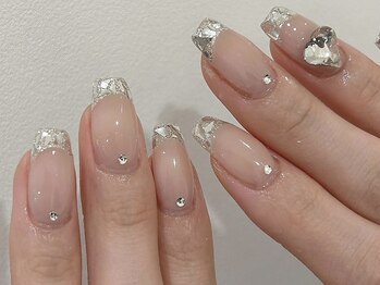 エムプラスネイル 新宿(M+Nail)の写真/【10:00～22:00迄営業♪】派手なネイルが出来ない方必見☆上質なシンプルデザインをご提案◎当日予約OK！