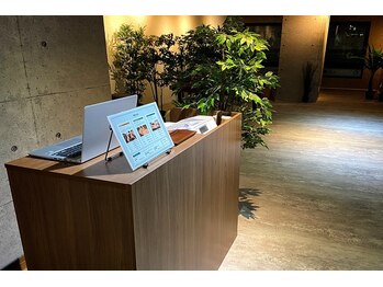 グイット モダン 千葉店(Goo-it! MODERN)/広々とした受付