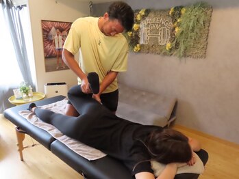 チャレンジジム(CHALLENGE GYM)の写真/【コンディショニング導入】気になる部分の集中ケアに♪お仕事帰りにも通いやすい好立地！お子様同伴OK◎