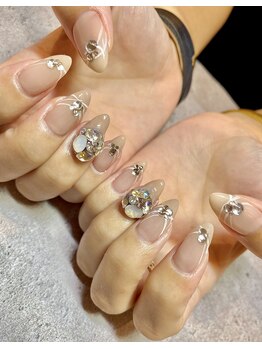 マーム(ma'am)/ナチュラルカラー×ビジュー盛り