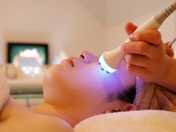 エミア(Emia)/生コラーゲン導入でハリ感UP!!