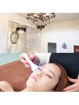 グラマラスの写真/【今話題のレモンボトル導入！】完全個室の贅沢空間でリラックスしながら小顔を実現します◎