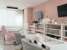 リールミニョン(Rire Mignon)の雰囲気（ピンクベースの可愛らしい店内♪　Netflixを見ながら施術可◎）