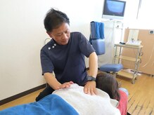 ツジモト健康カイロプラクティックの雰囲気（骨と凝り固まった筋肉の両方をアプローチしていきます！）