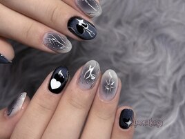 黒チークネイル