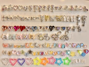 エクラ 大阪梅田(Eclat)の写真/240色以上のこだわりカラー&パーツ種類多数!!カラフルネイルやキラキラワンホンネイルなどデザインも豊富☆