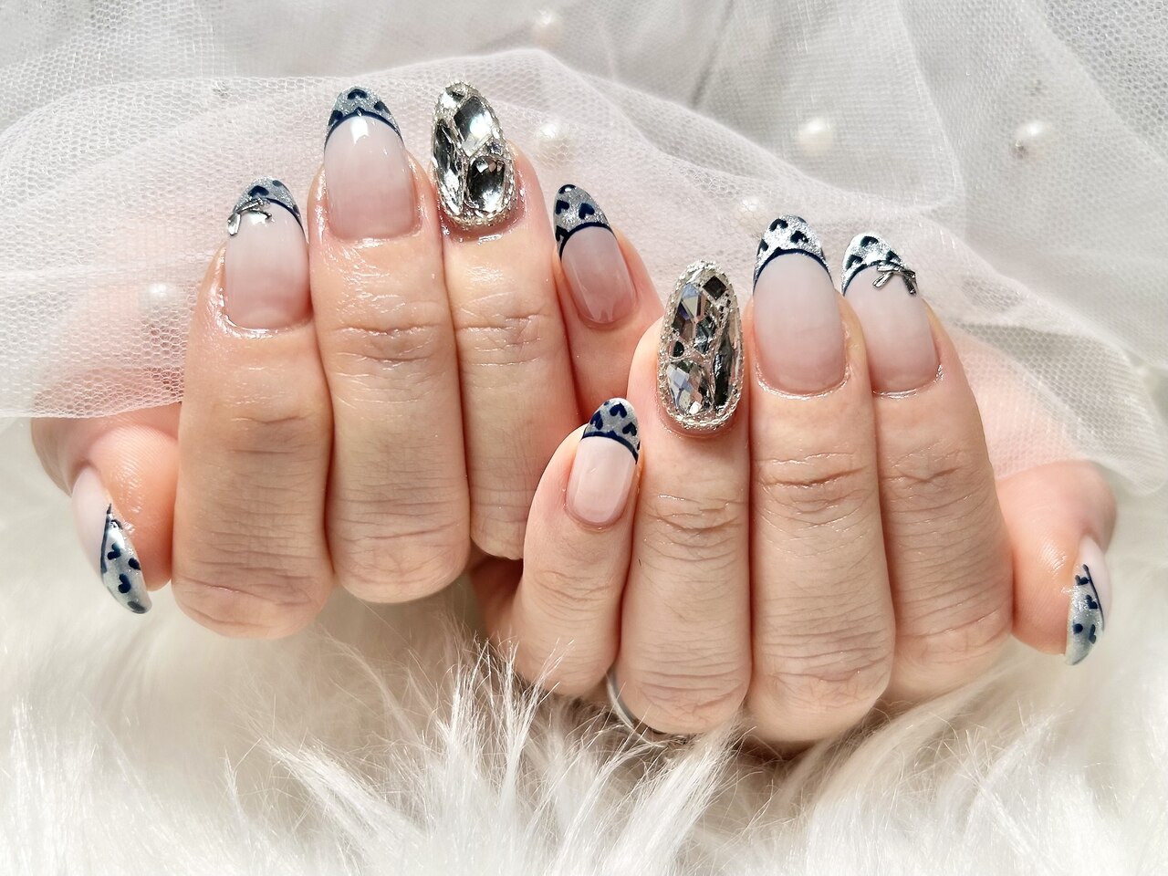 2025年-2026年冬トレンド】ハートフレンチのネイルデザイン集｜人気順