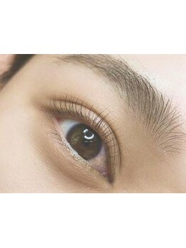 ナチュラル上品な目元にしたい