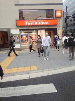 アリス アイラッシュマジック 梅田店(ALICE eyelash magic)/ファーストキッチンを左折