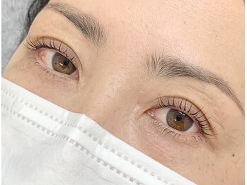 アウレア(aulea)の写真/傷んだまつげも、トリートメントでつやつや♪【最高峰まつげパーマ★アウレアラッシュリフト(上)7700円】