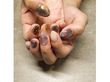 シルニー リム(Silny rim)/アシンメトリーニュアンスネイル