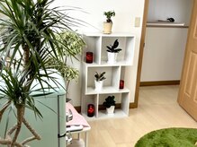 ヨサパーク ルポゼ(YOSA PARK)/店内は観葉植物が青々と茂る