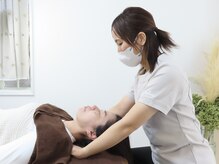 フローケア(flowcare)の雰囲気(デコルテや肩甲骨、肩まわりもほぐします。)