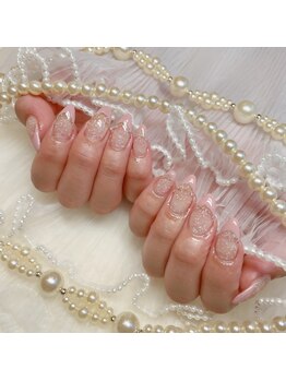 アイカ(Aika)/ピンクフレンチネイル