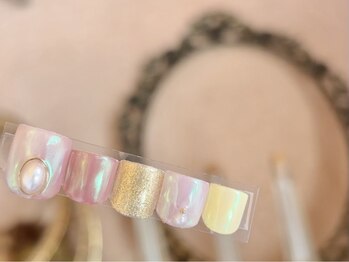リリィ メイド バイ エトセンス(Lily made by ETHOSENCE.)の写真/【ワンカラー¥4950/定額アート¥6600】お仕事柄ハンドネイルが出来ない方もフットなら存分に楽しめちゃう♪