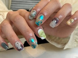 複数のアートが混在したデザイン