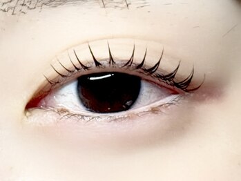 ラフェドゥラボーテ(La fee de la beaute)の写真/【大人女性に選ばれる】まつげパーマで品格UP♪骨格に合わせた似合わせデザイン★マツパ￥4400