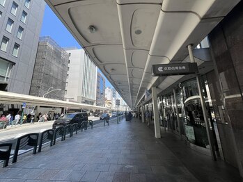 コアラの眠り 京都河原町店/右手に京都信用金庫