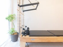 エコナ 代々木上原(Econa)の雰囲気（【代々木上原の閑静な住宅街】自然な光を浴びてピラティスを！）