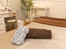 美肌＆もみほぐしサロンirohaの雰囲気（ふかふかのベッドで、極上のリラックスタイムをご提供します。）