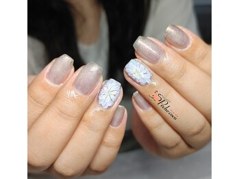 アンティクイーン(Antiqueen)/重なるダリアの花びら