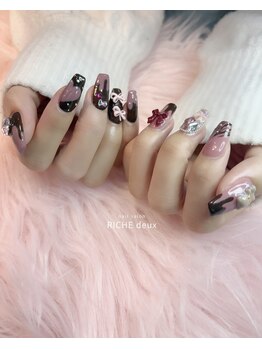 リッシュ ドゥ(RICHE deux)/イチゴちょこネイル