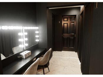 ラリマ グラマラス(Larima Glamorous)/ドレッサー完備!リファ取扱店