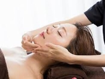 サロン ド リアン(Salon de Lien)の写真/【気軽に通える月1フェイシャル3500円♪】誰もが憧れるすっきり小顔とつるつる美肌を同時にGET！