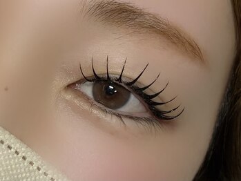 ルリアルリア(Lelie)の写真/お客様の目の形に合わせなりたいまつ毛を叶えましょう♪目の形や骨格・お顔の雰囲気に合わせた目元をご提案