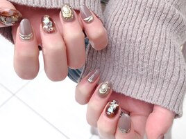 大きめパーツ×もやもやネイル