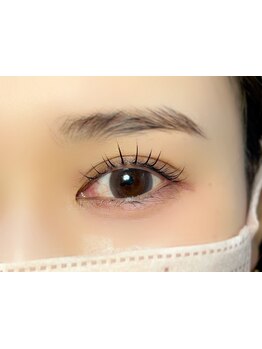 ネイル・アイメニューの同時施術が可能