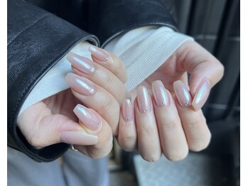 ロエ(LOE)の写真/日常に、ほんの少しのときめきを。シンプルだけど見るたびに嬉しくなる、そんなネイルdesignを。