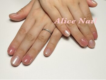 アリスネイル(Alice Nail)の写真/【自爪からキレイを演出】ジェルが出来ない方にはウォーターケア!爪に優しいプロの技術で健康的な指先に♪