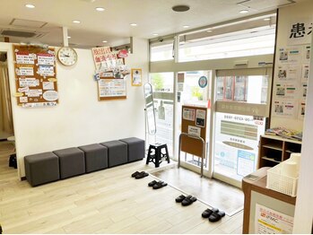 放出鍼灸整骨院/受付雰囲気