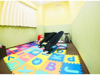 はぴねす鍼灸整骨院 千里丘院/キッズルームの風景