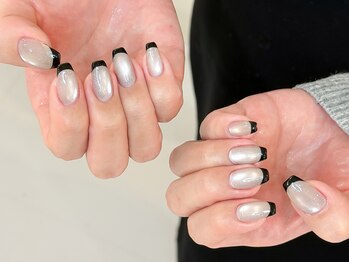 ワンアンドオンリー(One&Only)/うるまぐ×黒フレンチネイル