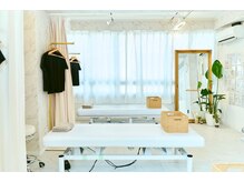 ルーツ 新橋店(R∞ts)/清潔感のある空間