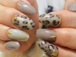 くすみからーのレオパード
