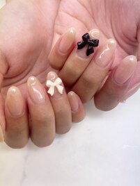 ワンカラーにジュエリーパーツ