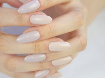 シェリーネイルサロン 姫路店(Cherie Nail salon)の写真/【パラジェル変更可◎】OLさんや主婦の方にも♪シンプルだからこそ技術の差が出る！上品で洗練された指先に