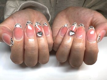 ミライビ(MIRAIBI)の写真/トップレベル資格を持つ店長による高品質ネイル☆持ち込みデザイン大歓迎！お好きなアートを楽しんで♪