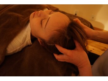 小顔・ドライヘッドスパ専門店 隠れ家cuco【クコ】/ヘッドスパ/マッサージの様子