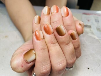 ヘアーアンドネイル ルシア(Hair&Nail Lucia)/縦グラデーション×ミラーネイル