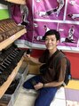 ゆるみサロン 象の手&nbsp;チェンマイでは有名なソンポン先生のお店でトークセン選び中♪