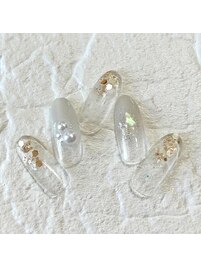 キラキラホワイトネイル