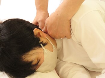 加納指圧治療院/辛い首肩コリにはここが効く！