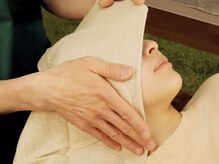 椎名亮 整体院/小顔施術。リンパを流します♪