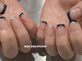 細めフレンチ ネイビー×ラメ